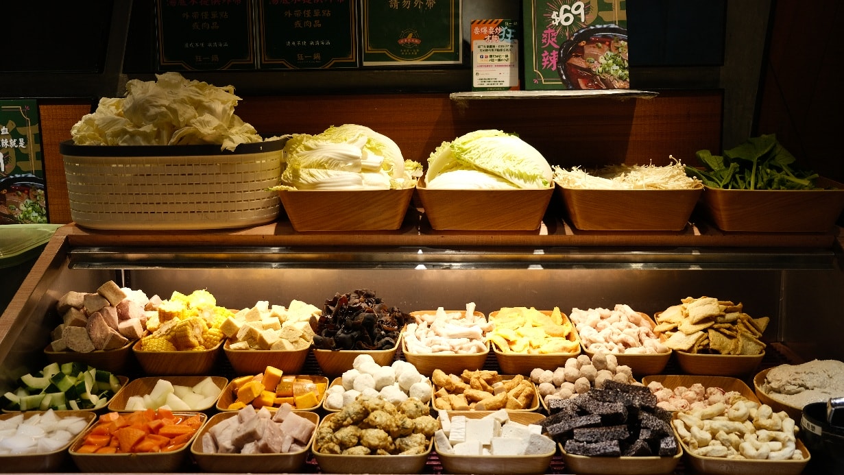 【狂一鍋中和永貞店】 幾乎零負評的台式火鍋 中午及宵夜限定299&339的超值體驗價!必點燒酒烏骨雞蛤蜊鍋 - 第8張圖