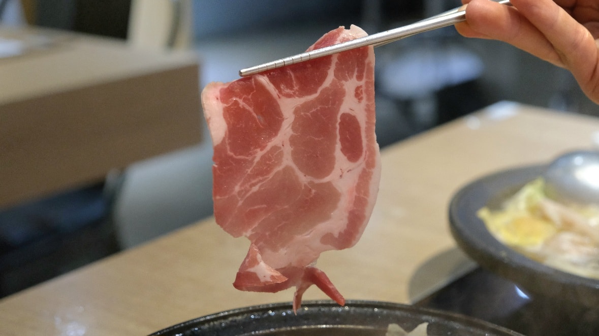 【狂一鍋中和永貞店】 幾乎零負評的台式火鍋 中午及宵夜限定299&339的超值體驗價!必點燒酒烏骨雞蛤蜊鍋 - 第27張圖