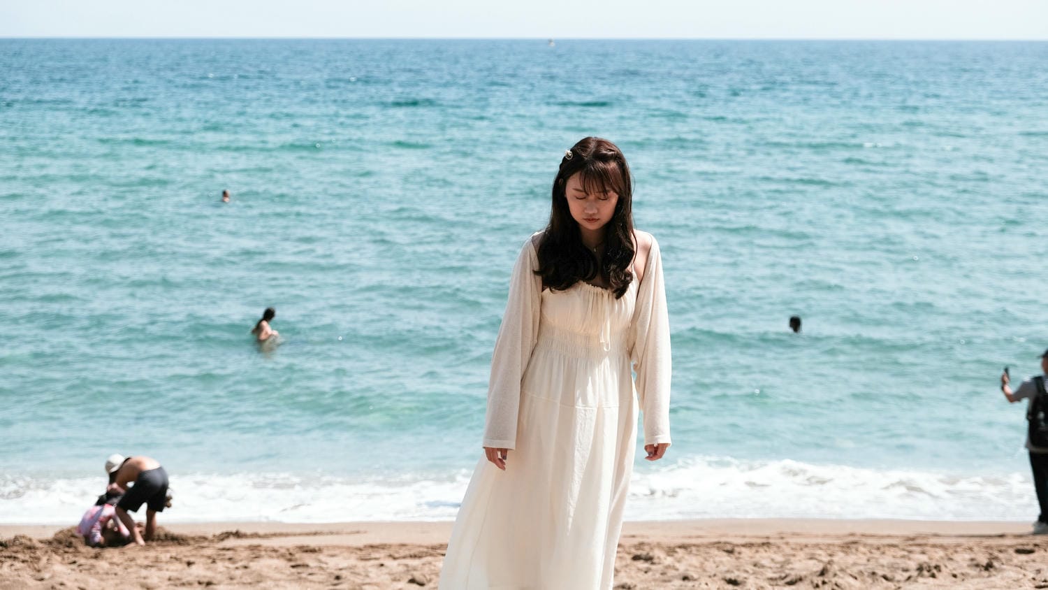 中文海水浴場 濟州島西歸浦中文觀光園區夏季必訪,砂子還有黑白紅灰等顏色 - 第8張圖