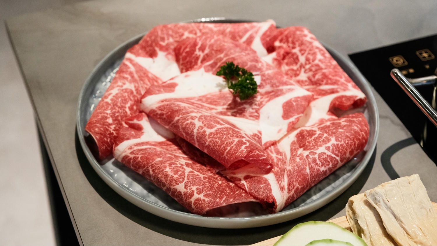 阿米石頭火鍋 台中北屯吃爆香石頭火鍋!泰國冰品、飲料時蔬火鍋料吃到飽 - 第24張圖