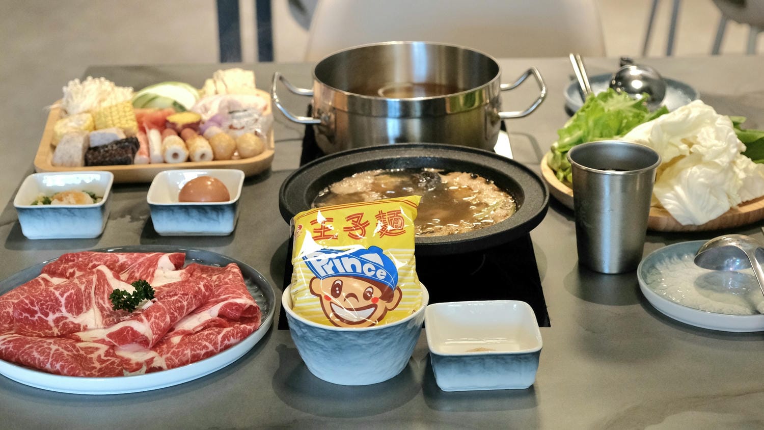 阿米石頭火鍋 台中北屯吃爆香石頭火鍋!泰國冰品、飲料時蔬火鍋料吃到飽 - 第18張圖