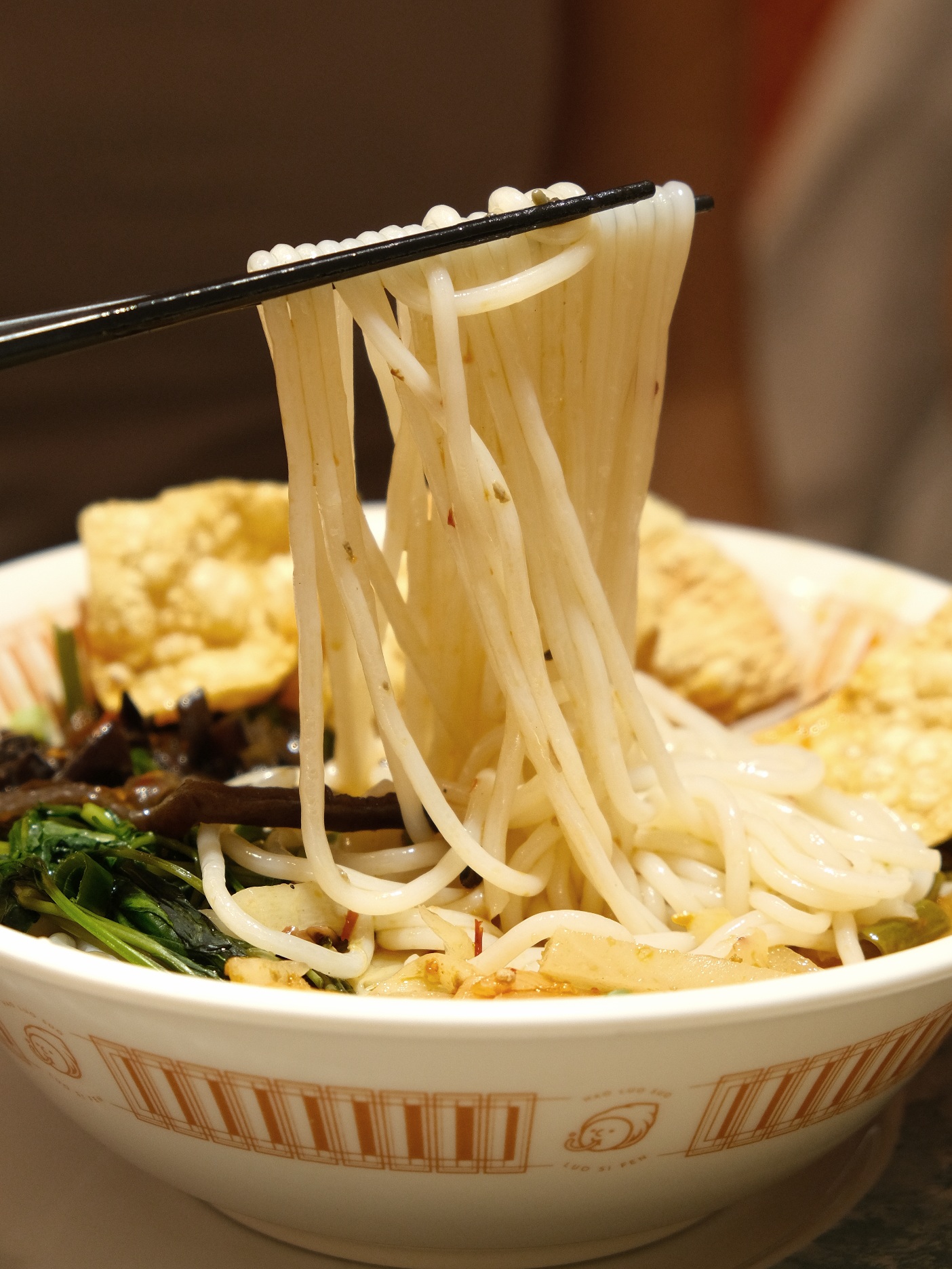 好螺嗦螺螄粉公館店「正宗柳州味傳統工法熬煮湯底」滋味鮮鹹辣爽好過癮 - 第15張圖
