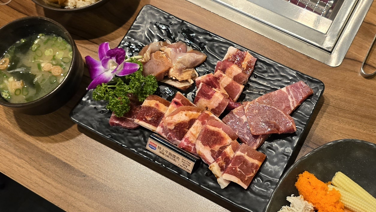 【燒肉ChaCha西門店】390元起吃個人燒肉.享用自助吧(內有菜單) - 第12張圖 燒肉cha cha特上牛胸腹肉