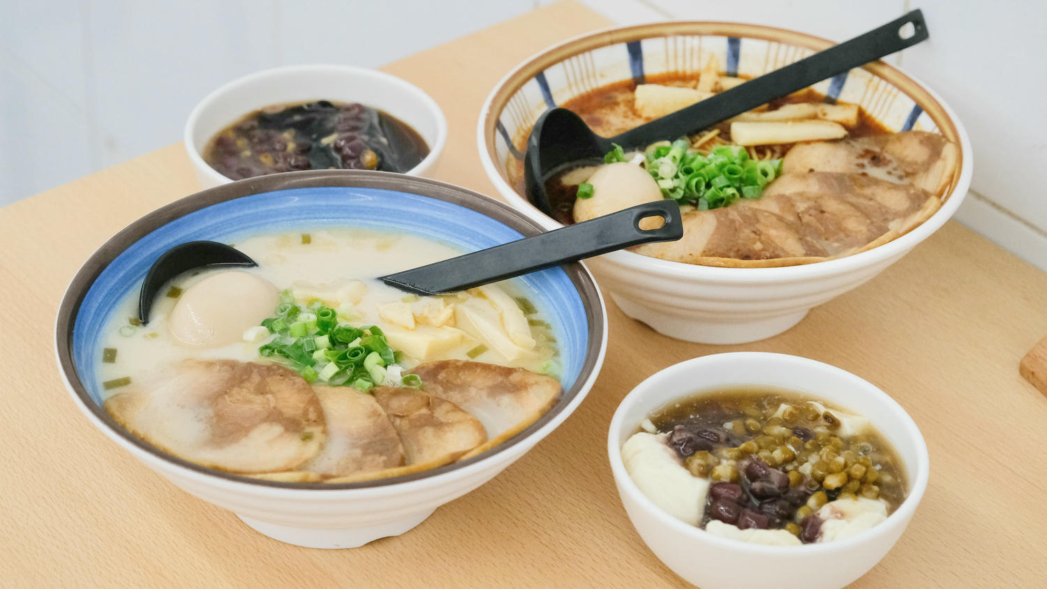「何家拉麵中和店」百元平價拉麵,還有甜點吃到飽!地獄豚骨拉麵.雞白豚骨拉麵 - 第10張圖