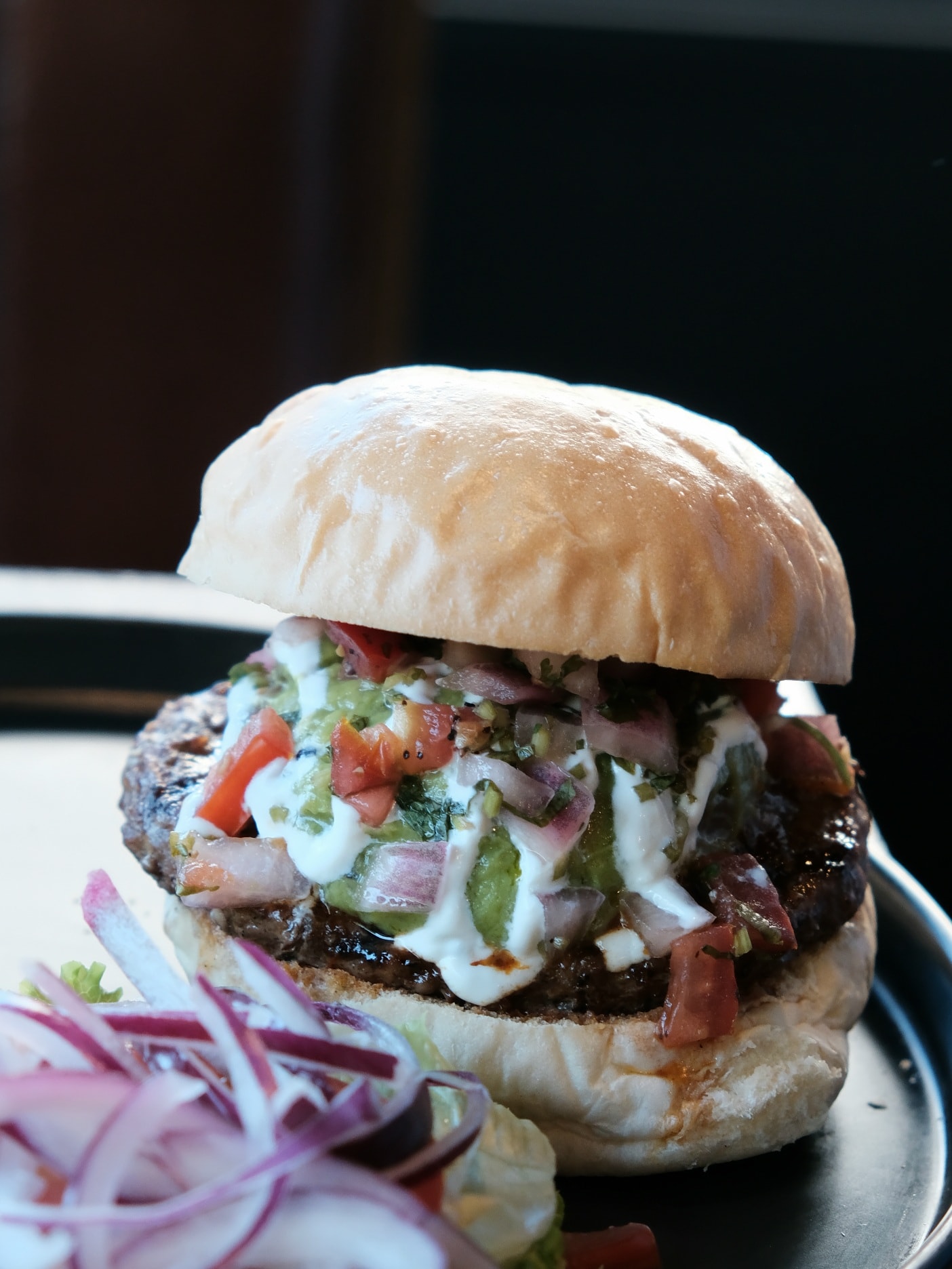 Bravo Burger 發福廚房林口店:推花生醬漢堡 .近林口outlet.家庭聚餐包場推薦! - 第19張圖 辣味酪梨沙拉堡