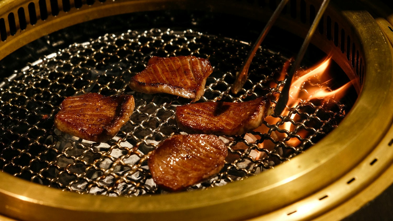 【公益路燒肉】火火燒肉台中公益總店,熱情如火的燒肉店.雙人餐爽吃各種肉品.慶生超歡樂! - 第30張圖