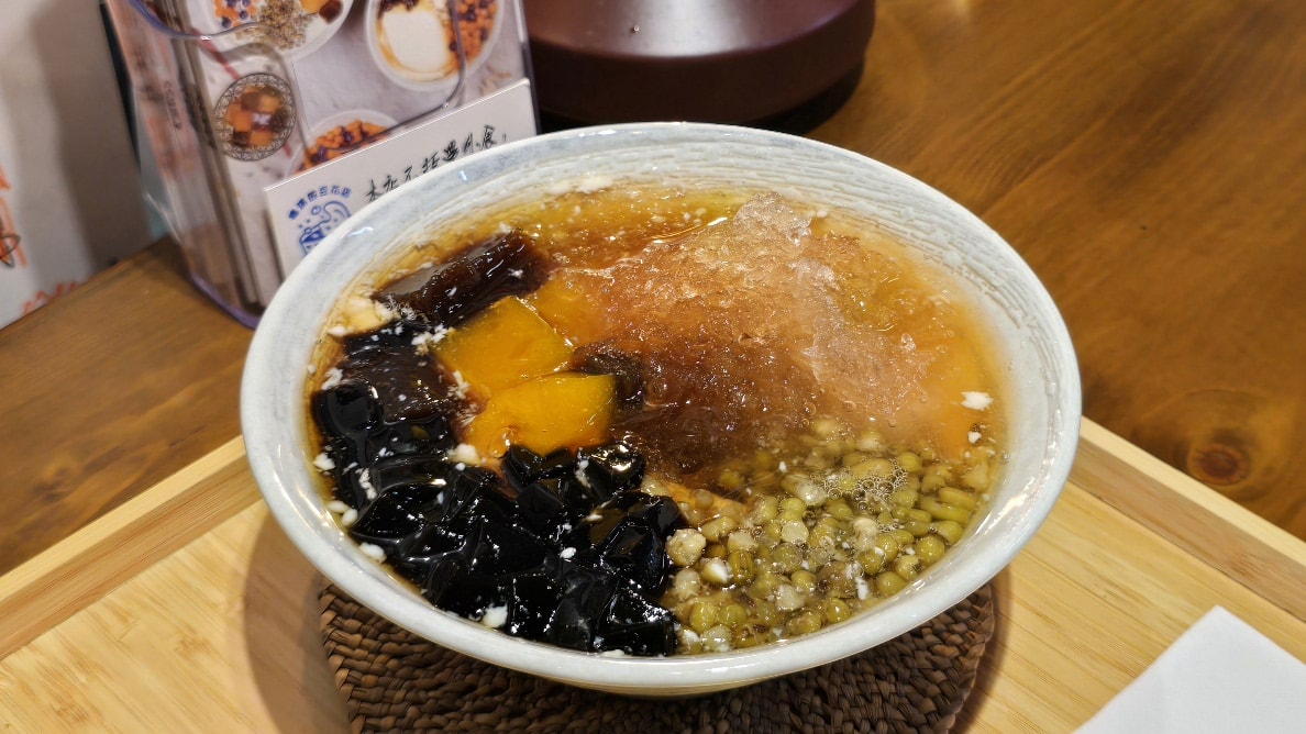 【導演的豆花店】大稻埕導演開的手工製文青豆花.古早味山梔子粉粿必加! - 第11張圖