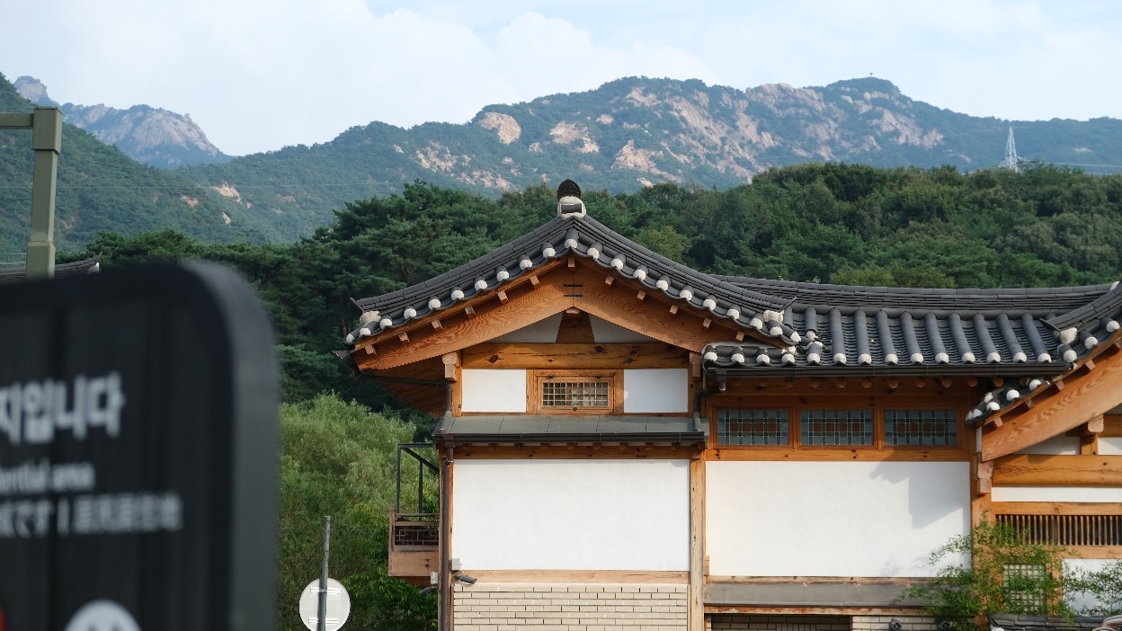 【恩平韓屋村】首爾現代韓屋.北漢山自然環境融為一體的韓式建築 - 第7張圖