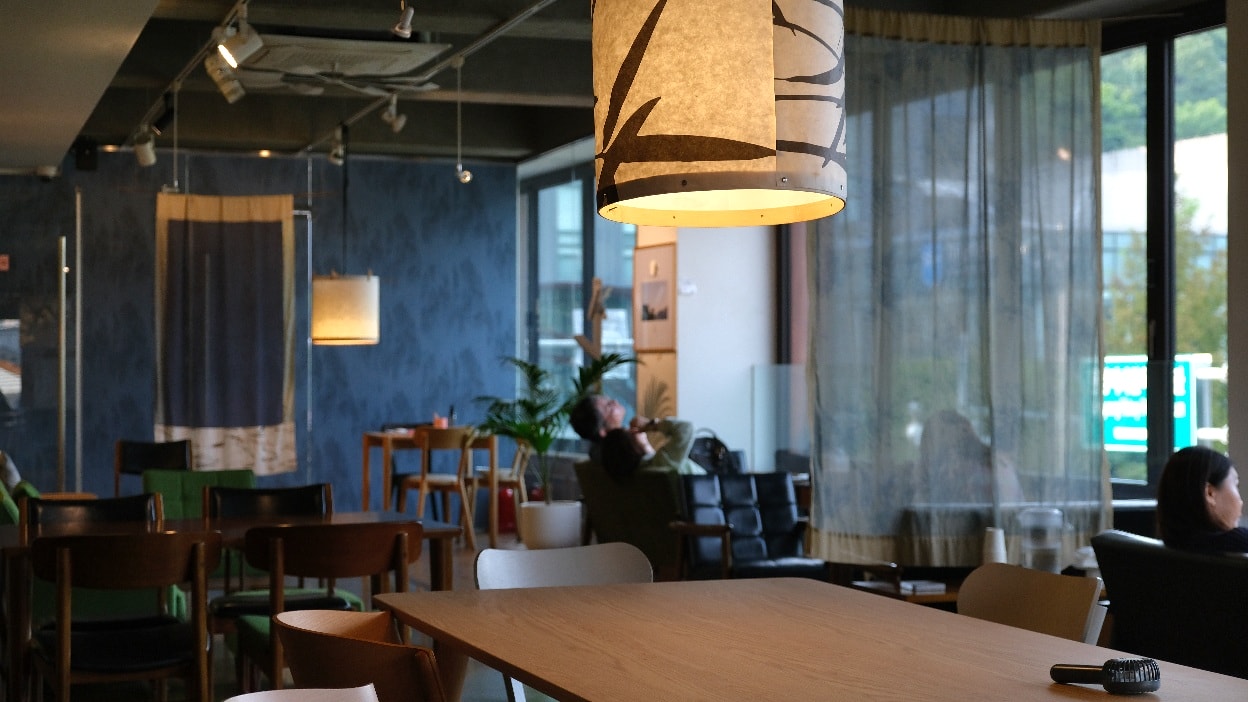 【一人一杯/1인1잔】恩平韓屋咖啡廳.超讚視野窗邊看北漢山美景(內有菜單.交通方式) - 第9張圖