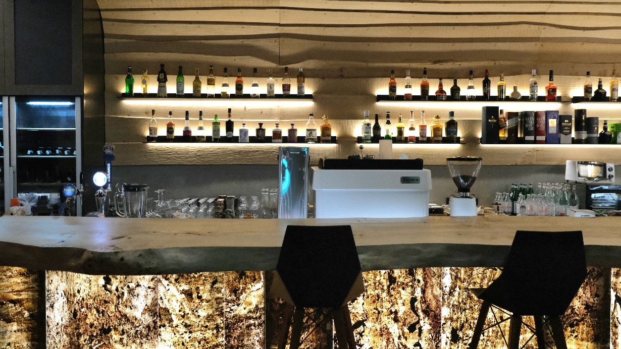 【大直餐酒館】Poetry如詩 兩百坪歐風設計感餐酒館推薦!聖誕節吃碳烤牛排.限定草莓甜點.多人聚會餐廳 - 第4張圖
