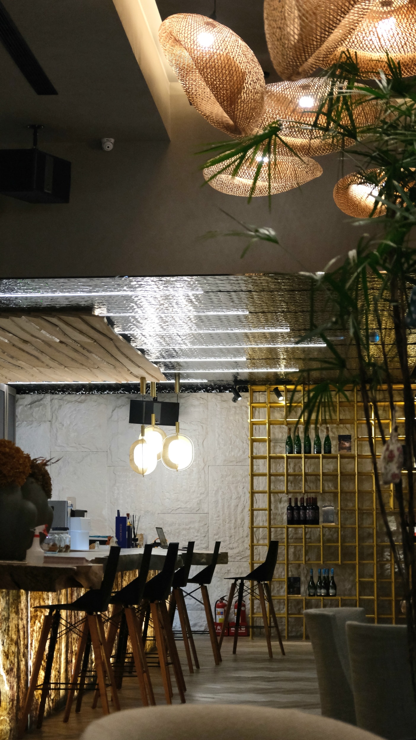 【大直餐酒館】Poetry如詩 兩百坪歐風設計感餐酒館推薦!聖誕節吃碳烤牛排.限定草莓甜點.多人聚會餐廳 - 第3張圖