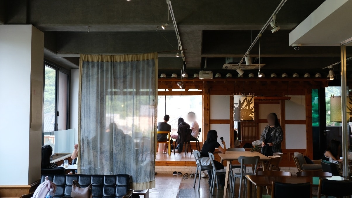 【一人一杯/1인1잔】恩平韓屋咖啡廳.超讚視野窗邊看北漢山美景(內有菜單.交通方式) - 第4張圖