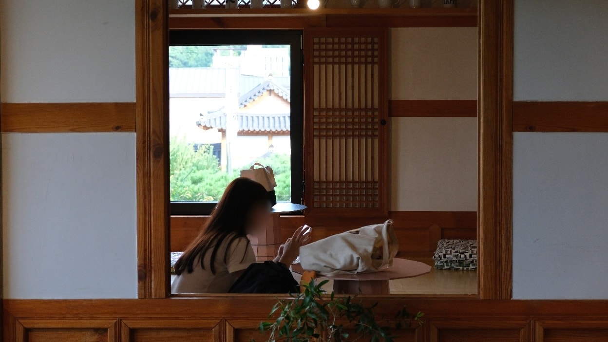 【一人一杯/1인1잔】恩平韓屋咖啡廳.超讚視野窗邊看北漢山美景(內有菜單.交通方式) - 第7張圖