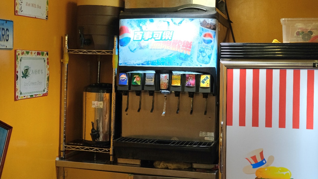 【Huge Burger】士林夜市美式巨無霸漢堡!還有多汁牛排、下午茶,士林聚餐包場推薦 - 第6張圖
