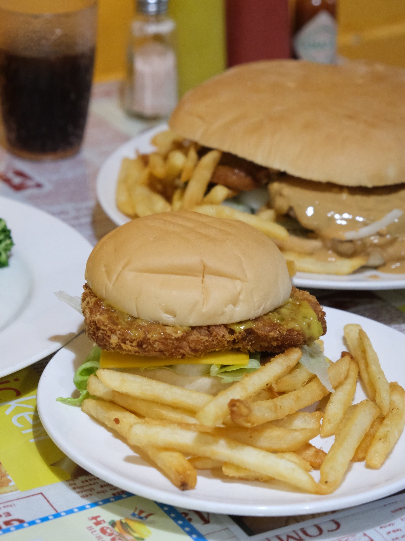 【Huge Burger】士林夜市美式巨無霸漢堡!還有多汁牛排、下午茶,士林聚餐包場推薦 - 第16張圖