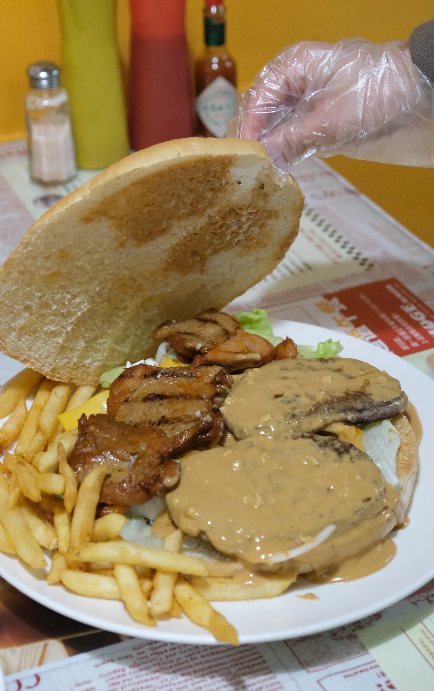 【Huge Burger】士林夜市美式巨無霸漢堡!還有多汁牛排、下午茶,士林聚餐包場推薦 - 第12張圖