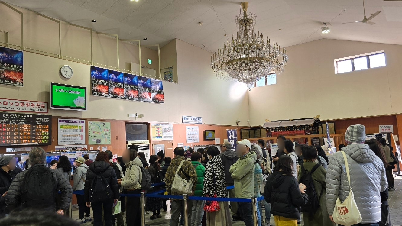 【京都嵐山小火車】櫻花、楓葉季必搭人氣觀光列車!訂票預約教學、座位、交通攻略一篇搞定 - 第11張圖