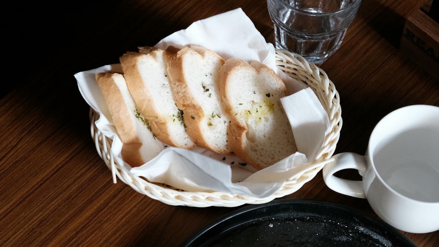 【台中下午茶推薦】ABV Bar & Kitchen 地中海餐酒館 台中概念店吃超人氣克羅埃西亞布丁蛋糕、黑啤酒巧克力蛋糕! - 第2張圖
