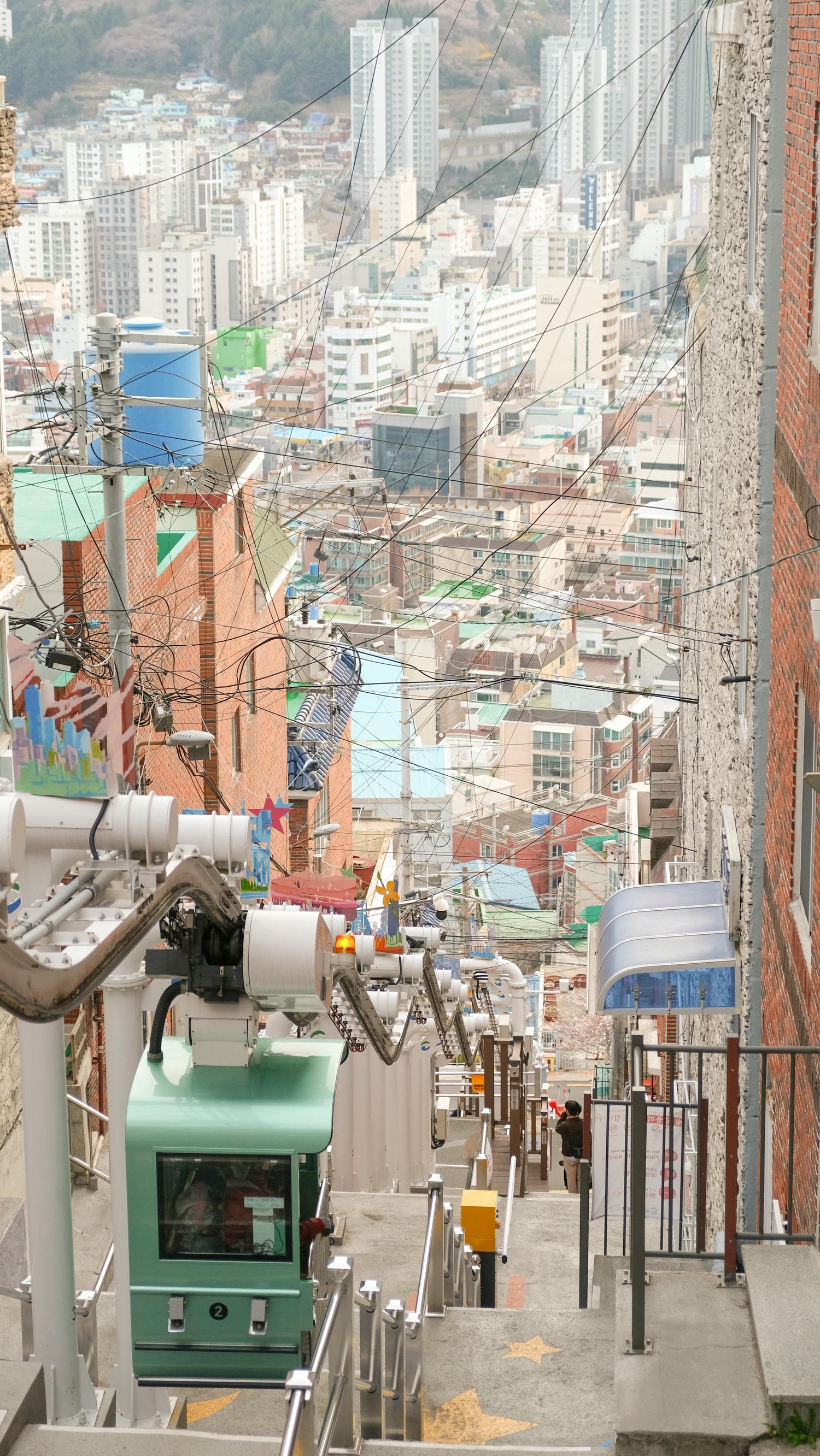 【希望階梯單軌電車怎麼搭?】走進居民日常的一段療癒風景!彩繪階梯、城市賞櫻 - 第4張圖