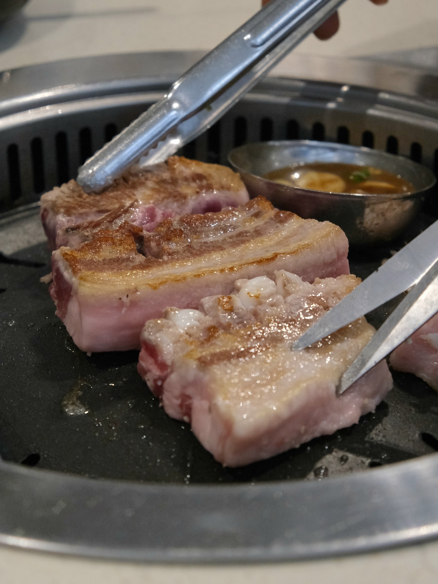 南浦洞景點、逛街地圖全攻略:南浦交通 .美食.行李寄放.一日遊附近景點懶人包! - 第18張圖 南浦洞美食吃味贊王鹽烤肉