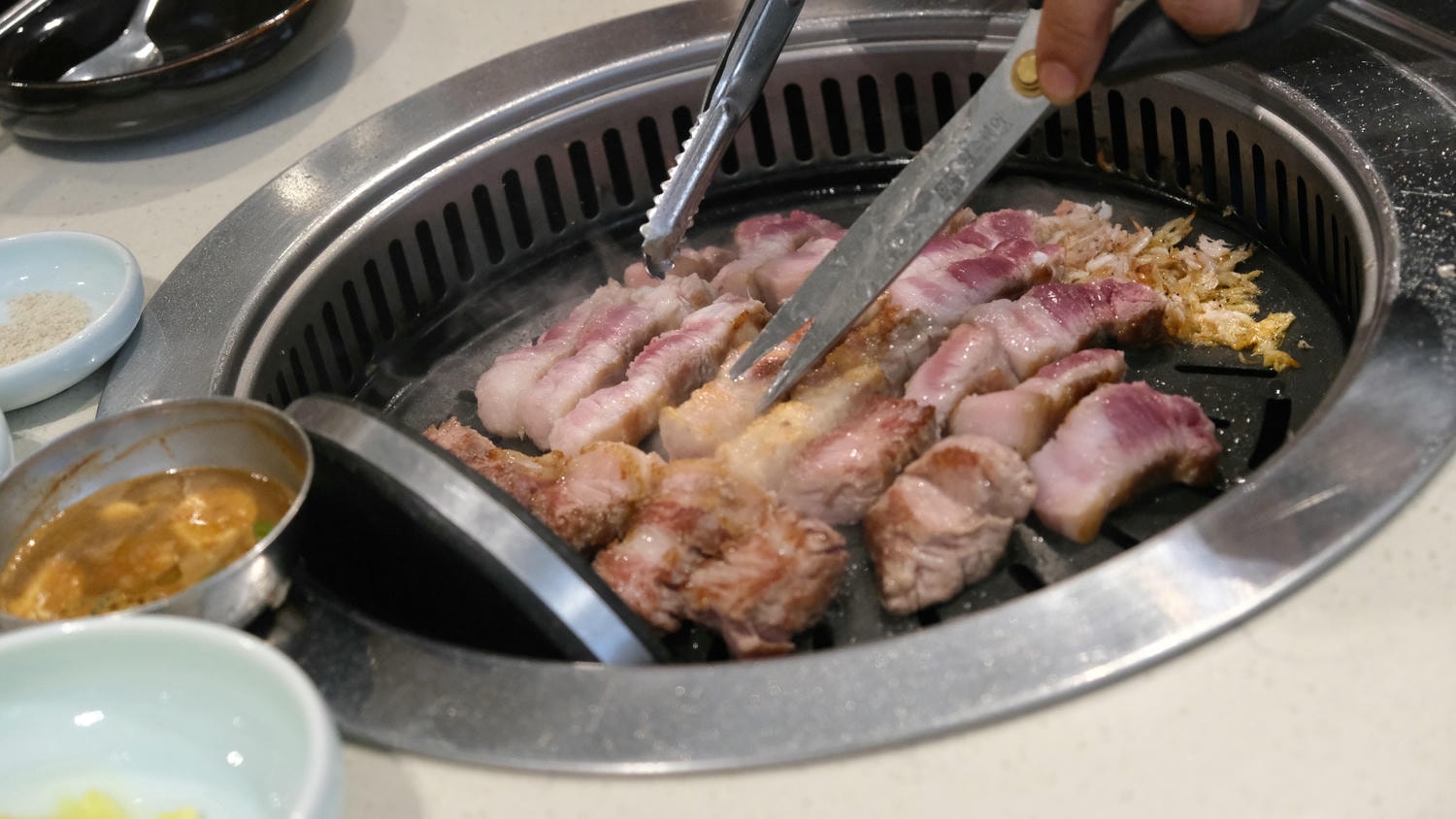 南浦洞景點、逛街地圖全攻略:南浦交通 .美食.行李寄放.一日遊附近景點懶人包! - 第17張圖 南浦洞美食吃味贊王鹽烤肉
