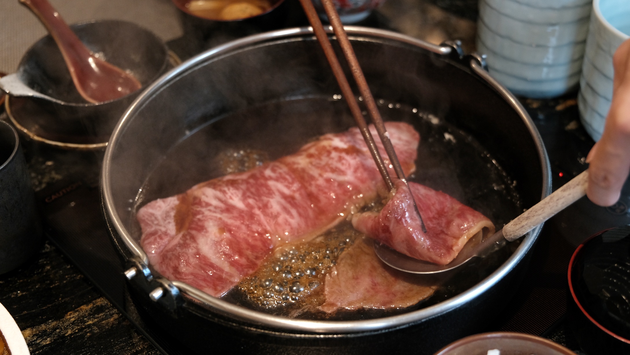壽喜燒一吃搭配極上和牛套餐：日本黑毛和牛板腱、松銘柄牛套餐