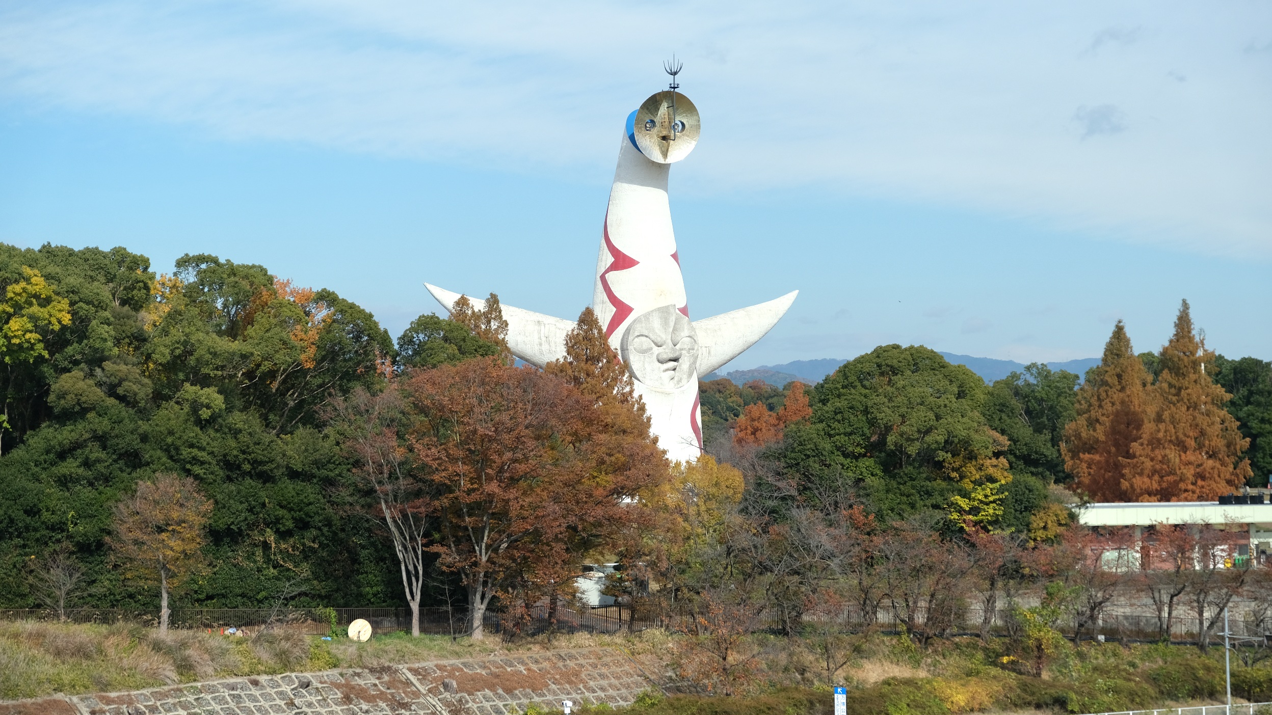 大阪萬博紀念公園值得去嗎?還有太陽之塔。交通/門票/秋天楓葉完整攻略! - 第1張圖 萬博紀念公園/太陽之塔怎麼去解說