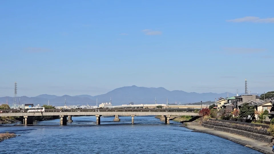【宇治橋】日本三大古橋之一,附近逛街路線推薦! - 第9張圖 宇治橋通往平等院表參道街景