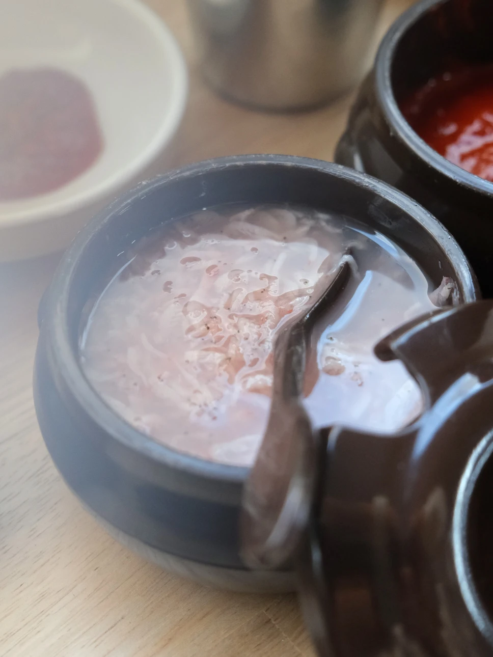 밀양돼지국밥綜合豬肉湯飯評價 蝦醬