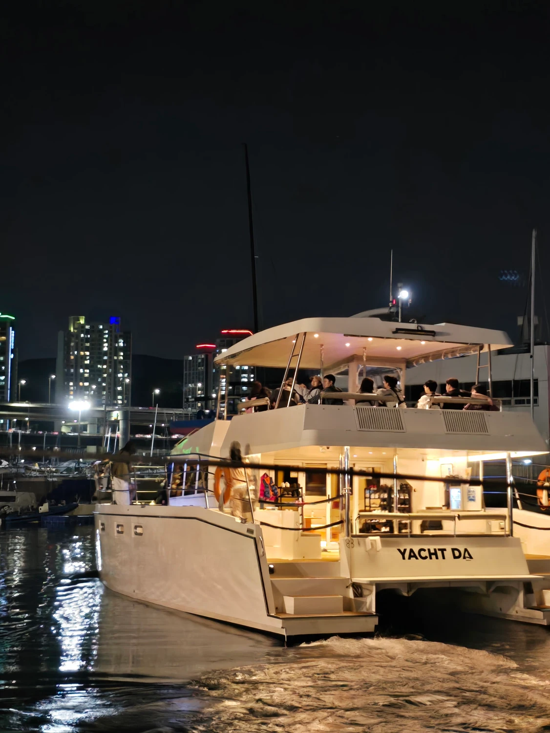 【Yacht G釜山遊艇俱樂部G】2025最新搭乘心得+釜山pass預約教學+免費得相片、看煙火秀! - 第15張圖