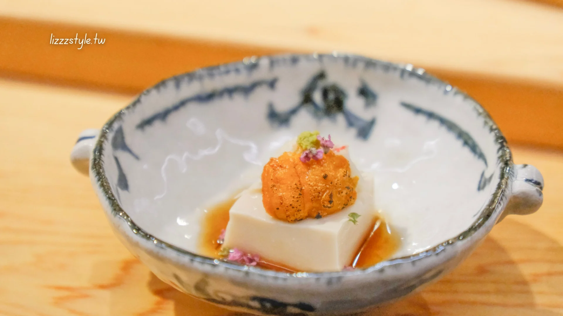 胡麻豆腐佐蒸海膽蟹肉