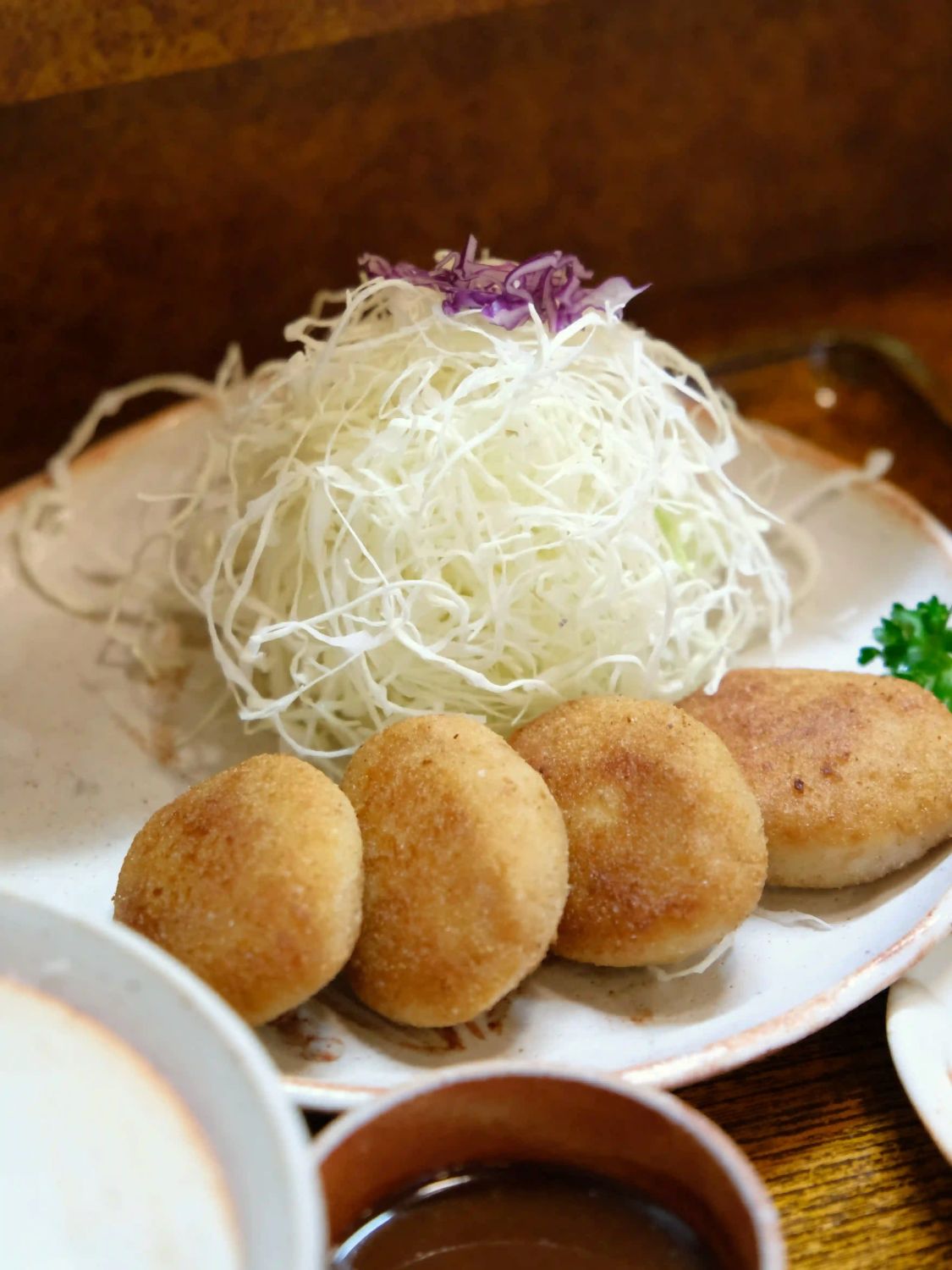 【岡山倉敷美食】梅之木味噌豬排,這家是用烤的多汁橢圓豬排! - 第5張圖