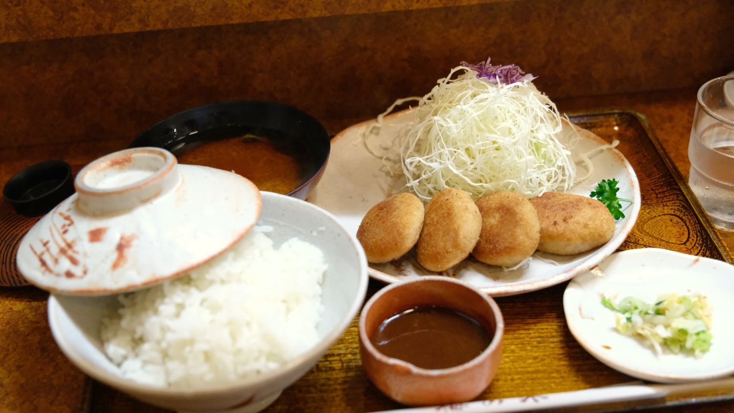 【岡山倉敷美食】梅之木味噌豬排,這家是用烤的多汁橢圓豬排! - 第7張圖