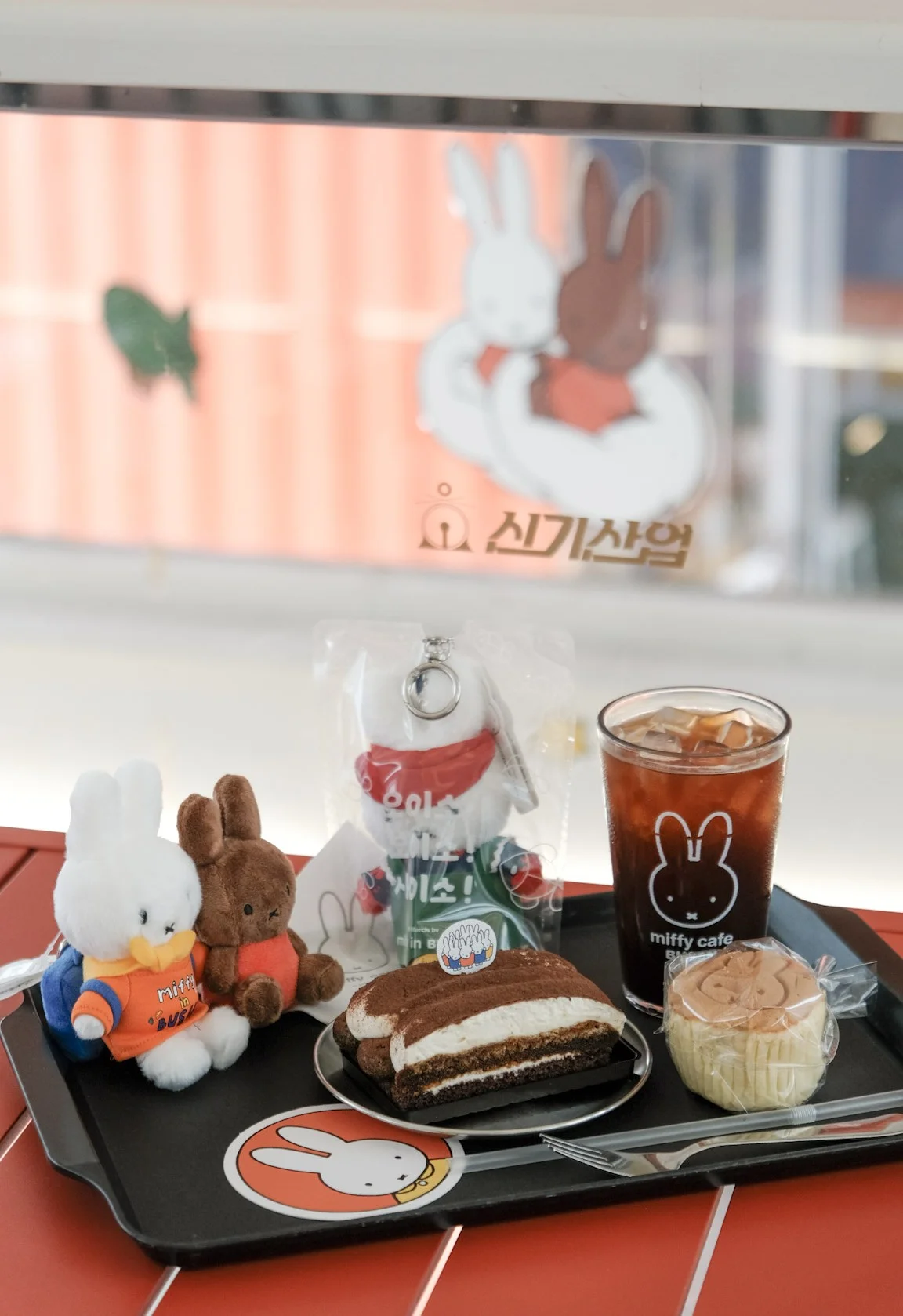 【釜山Miffy Cafe咖啡廳】影島貨櫃屋整棟都是米飛兔。交通+必買紀念品+甜點有什麼? - 第17張圖