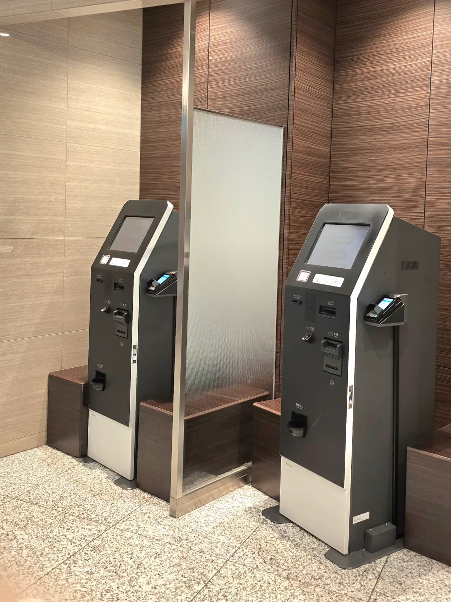 【VIA INN 岡山飯店】樓下就是岡山車站、GU,最方便的車站附近飯店選擇! - 第4張圖 VIA INN 岡山飯店開箱 自助機台