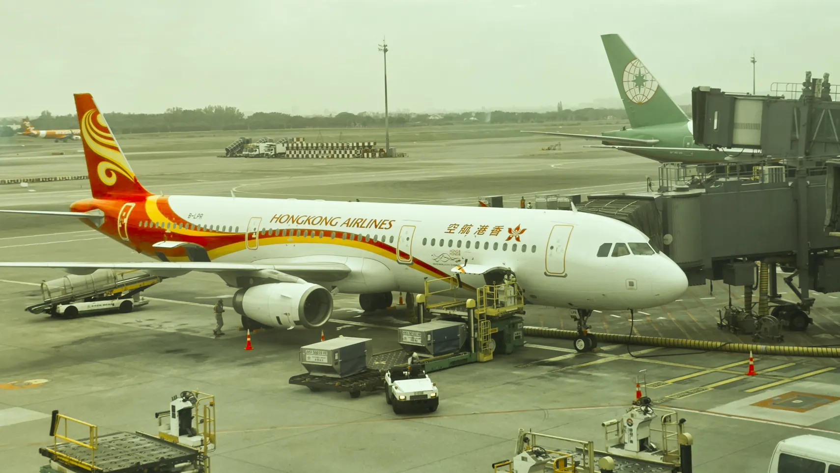 2026香港機票購買建議，我自己常用google flight、skyscanner、trip.com去比較機票