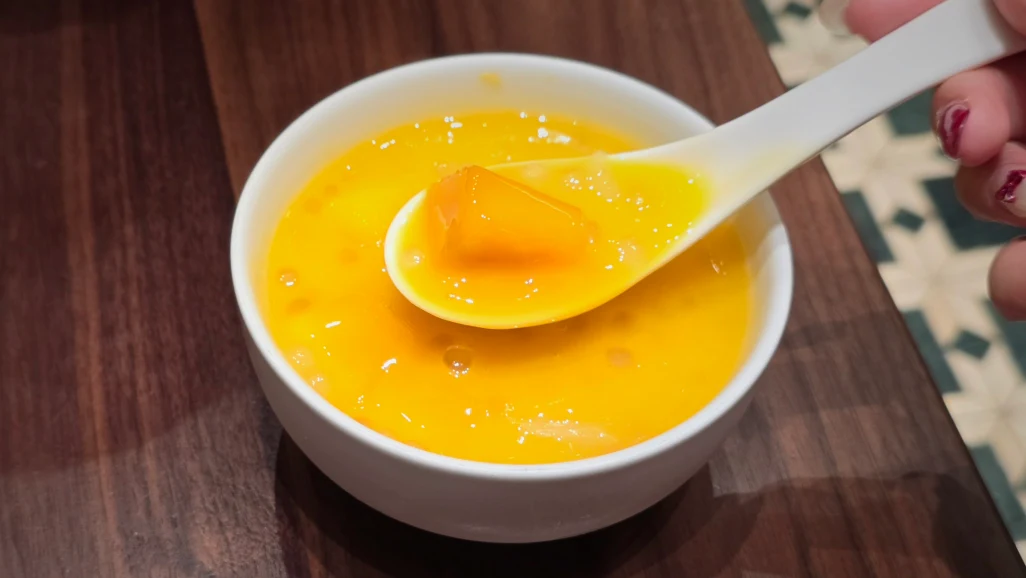 【佳佳甜品香港菜單】佐敦必吃宵夜，連續多年拿下米其林推薦！