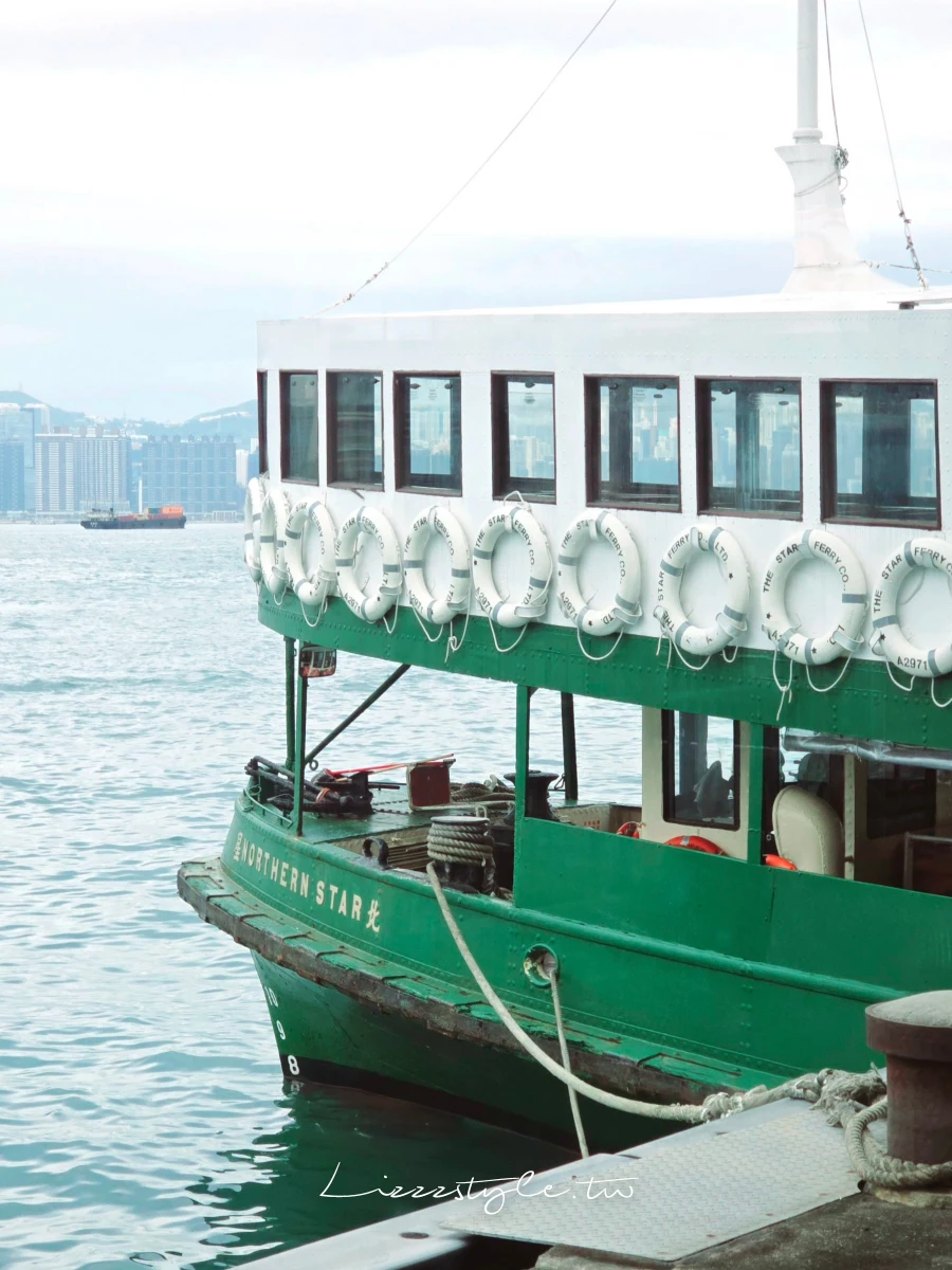 【天星小輪搭乘攻略】一張八達通就可以遊覽維多利亞港，時刻表和路線說明!