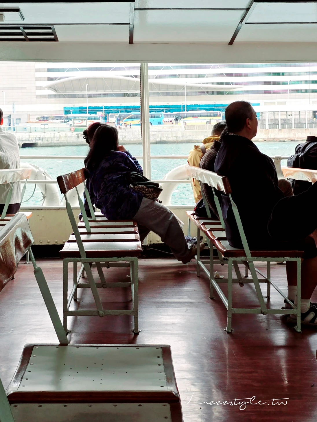 【天星小輪搭乘攻略】一張八達通就可以遊覽維多利亞港，時刻表和路線說明!