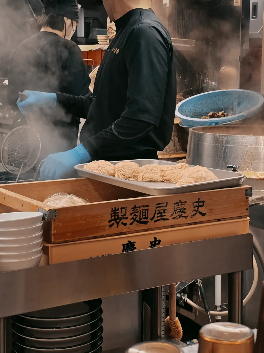 【福岡博多拉麵】博多一幸舍本店,吃一碗元祖泡系湯頭拉麵吧!(含菜單) - 第3張圖 【福岡博多拉麵】博多一幸舍本店,吃一碗元祖泡系湯頭拉麵吧!(含菜單)