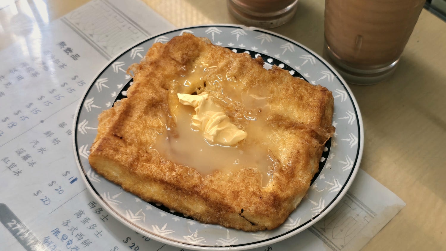 「永香冰室」開業於1950年代的土瓜灣茶餐廳,少見的窩蛋多士就在這裡! - 第6張圖 「永香冰室」開業於1950年代的土瓜灣茶餐廳,少見的窩蛋多士就在這裡!