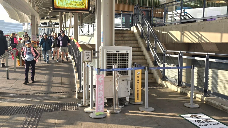 香港昂坪360纜車排隊說明