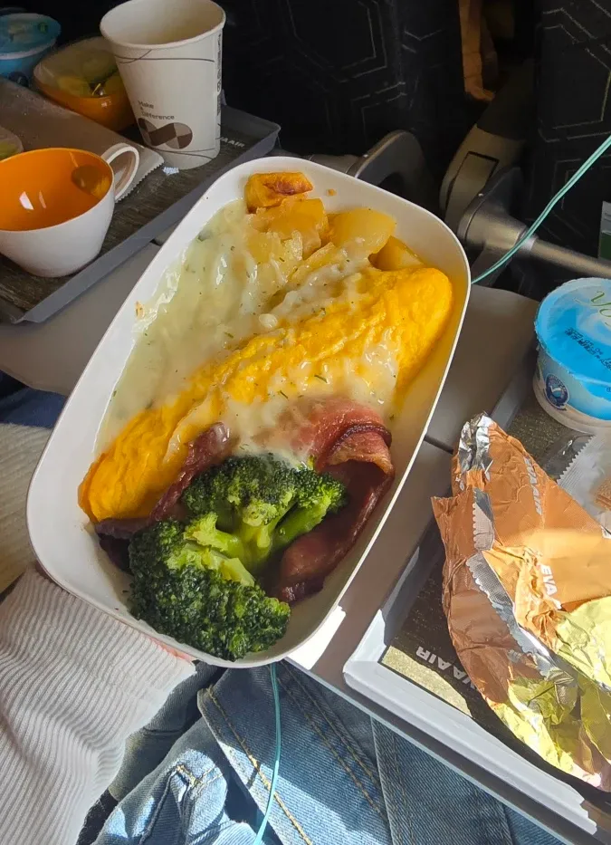 【長榮航空評價】台北飛首爾BR169、BR170紀錄,優惠機票怎麼買?飛機餐好吃嗎? - 第12張圖 【長榮航空評價】台北飛首爾BR169、BR170紀錄,優惠機票怎麼買?飛機餐好吃嗎?