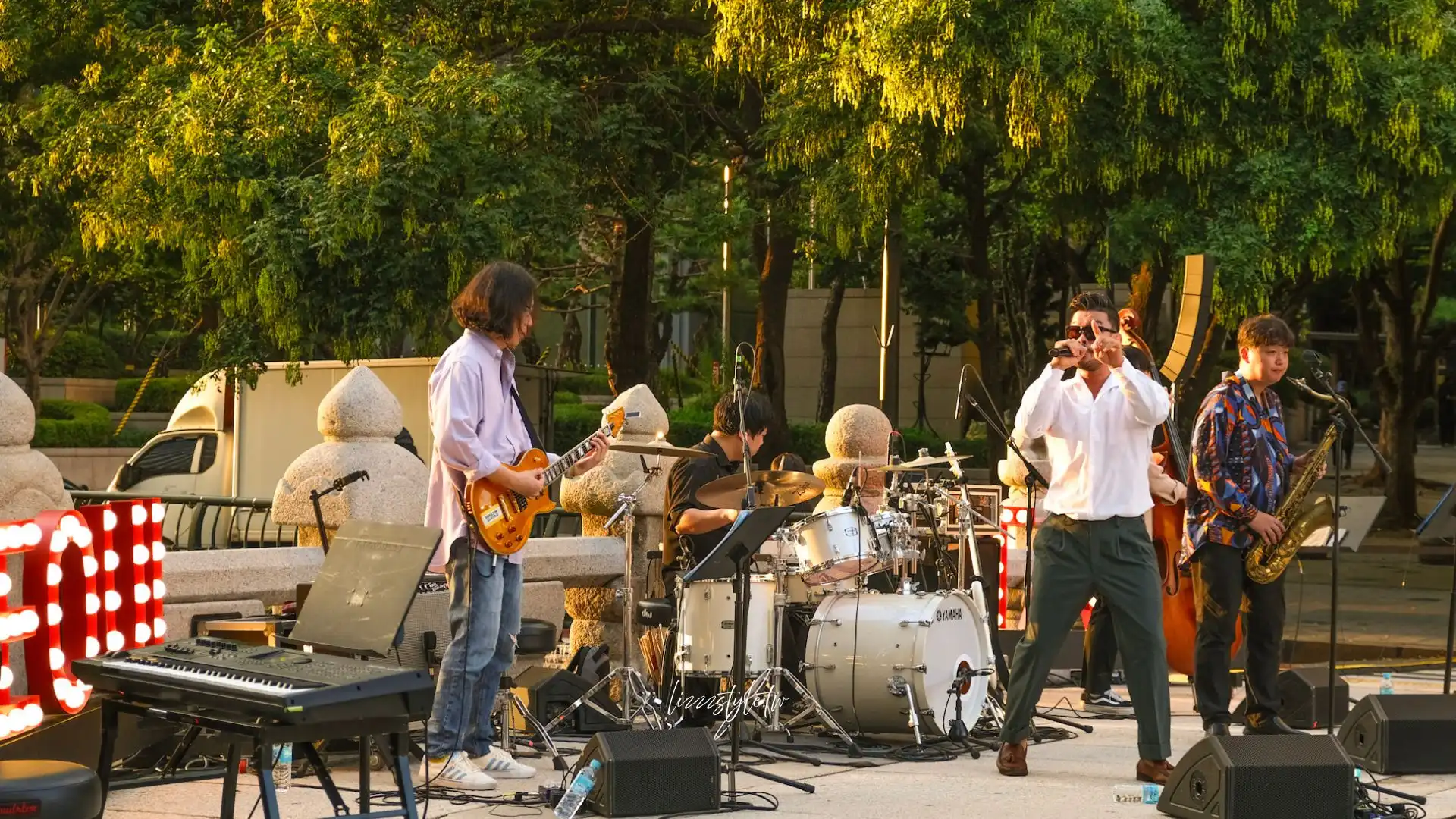 首爾清溪川》在地人散步好去處,首爾戶外圖書館、夏日聽JAZZ BAND - 第7張圖 首爾清溪川》在地人散步好去處,首爾戶外圖書館、夏日聽JAZZ BAND