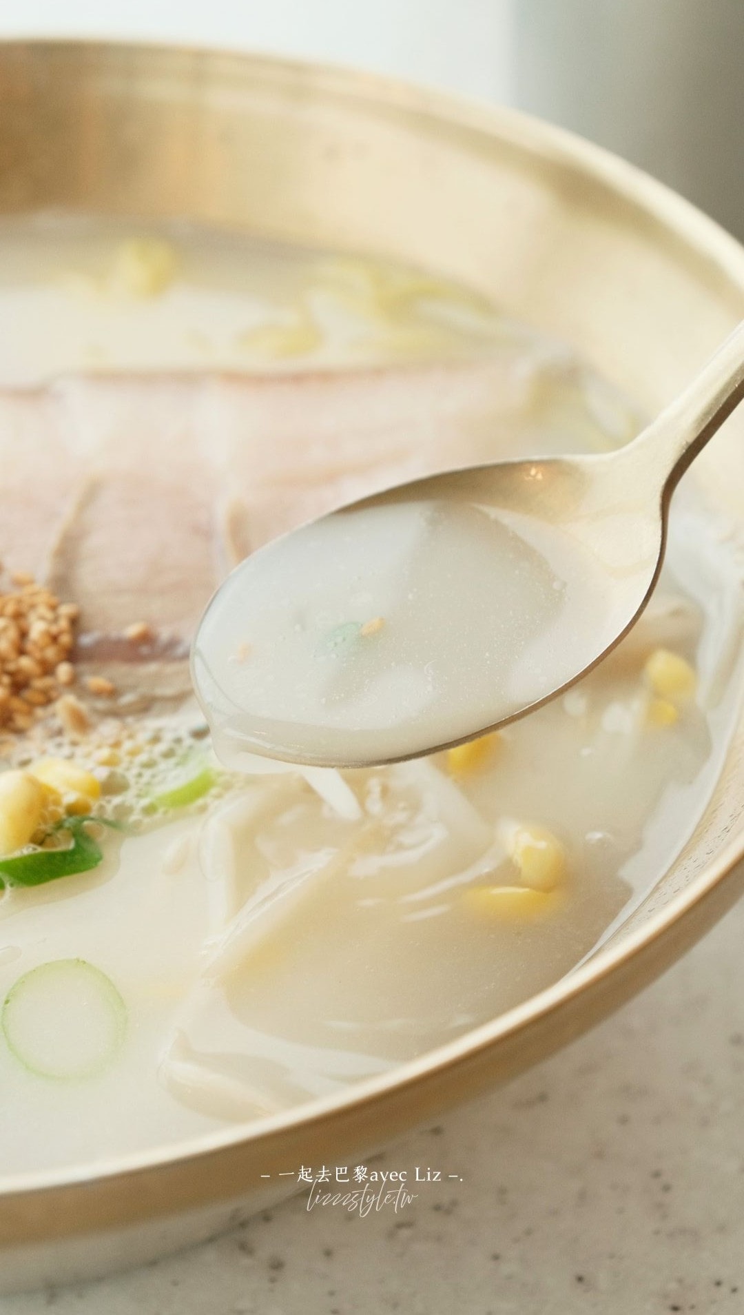 濟州涯月美食漢潭麵館》看海吃豬肉湯麵！還有麻辣麵、血腸等多樣菜色選擇