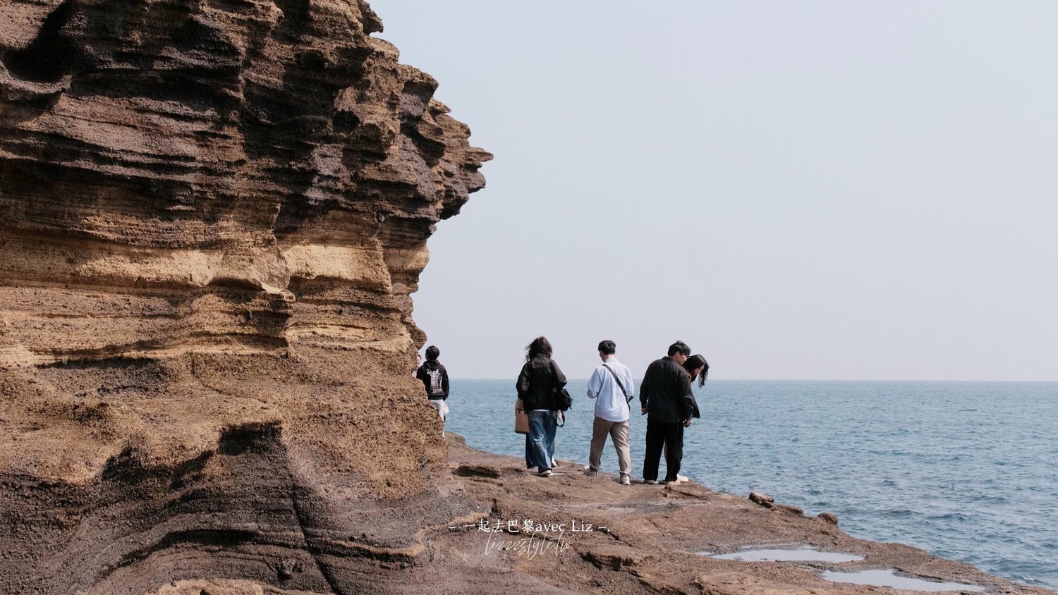 西歸浦龍頭海岸》濟州島一年只開放100多天的限定景點，壯麗峭壁值得一看!
