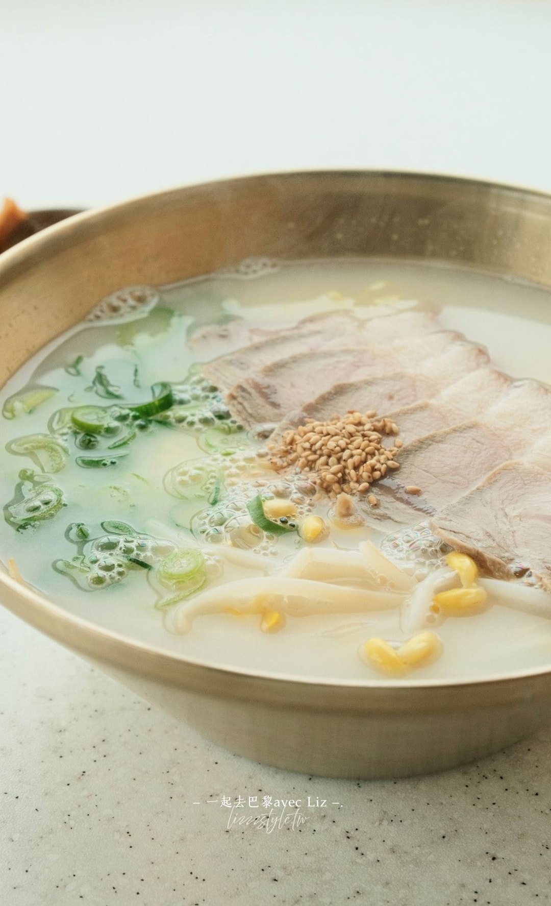 濟州涯月美食漢潭麵館》看海吃豬肉湯麵！還有麻辣麵、血腸等多樣菜色選擇