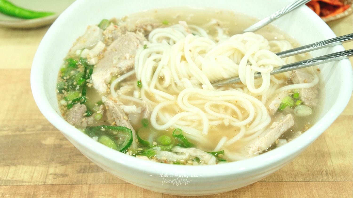 濟州島偶來麵館》道地清甜豬肉湯麵,SEVENTEEN金珉奎、徐明浩也來吃過! - 第6張圖 濟州島偶來麵館》道地清甜豬肉湯麵,SEVENTEEN金珉奎、徐明浩也來吃過!
