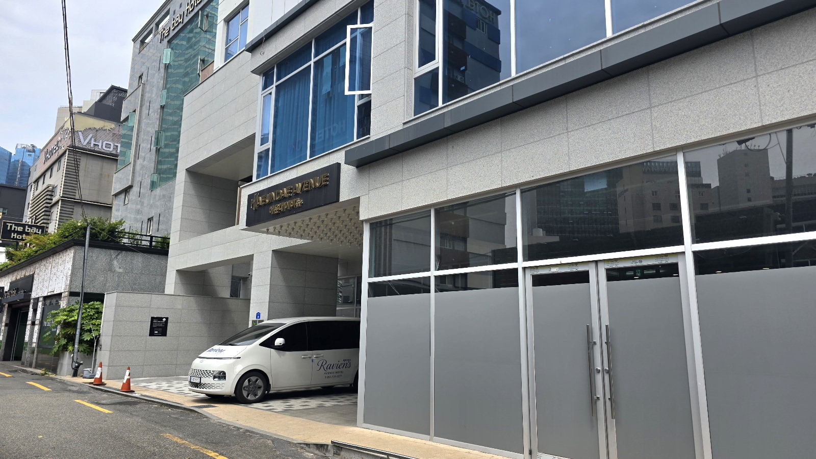 【海雲台大道飯店評價】海雲台站附近高CP值平價飯店，還有提供洗衣機、空間寬敞!